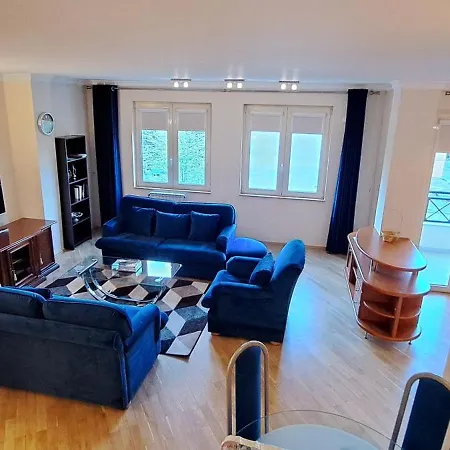 Apartment Golden Delight *