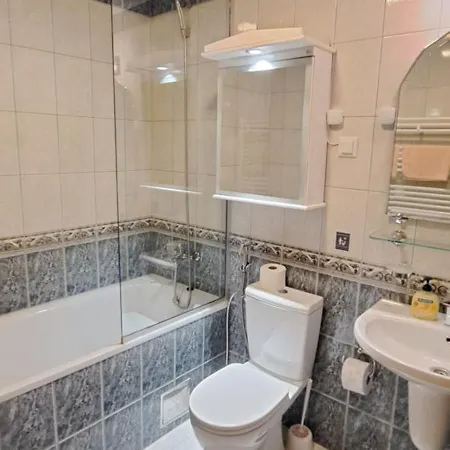 Golden Delight Apartment *